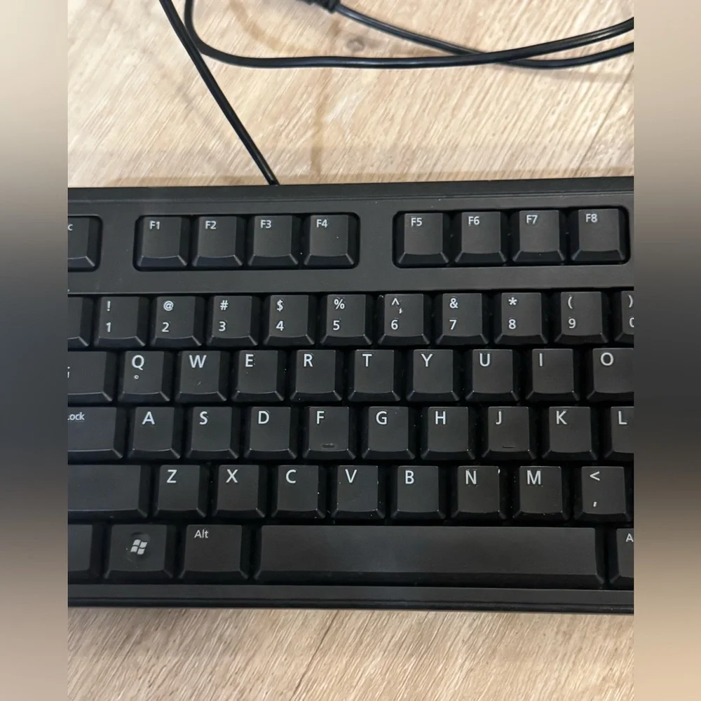Dell KB212-B USB Wired Keyboard in Excellent Used Condition